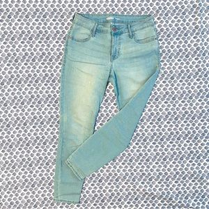 Old Navy Light Wash Super Skinny Ankle Jeans